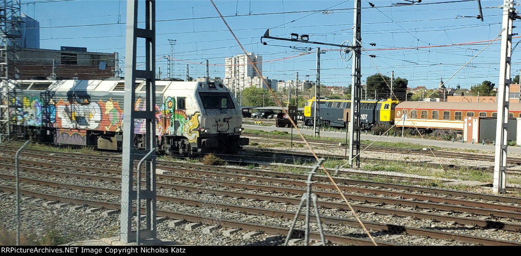 RENFE 333.302 & RENFE 333.107